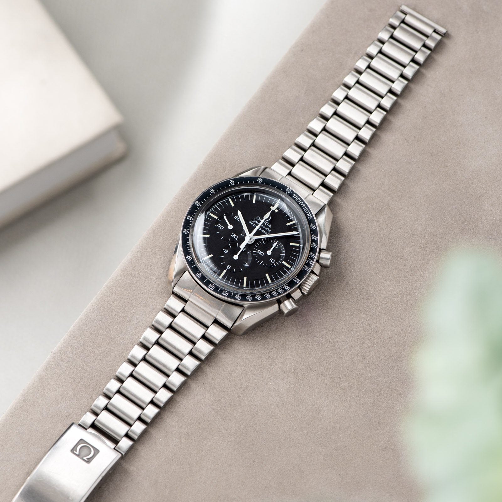 Omega Speedmaster 145.022-68 Straight Writing Curated Package