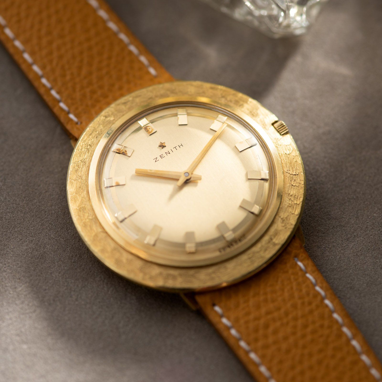 Zenith UFO 1950s Yellow Gold Large Case 40mm