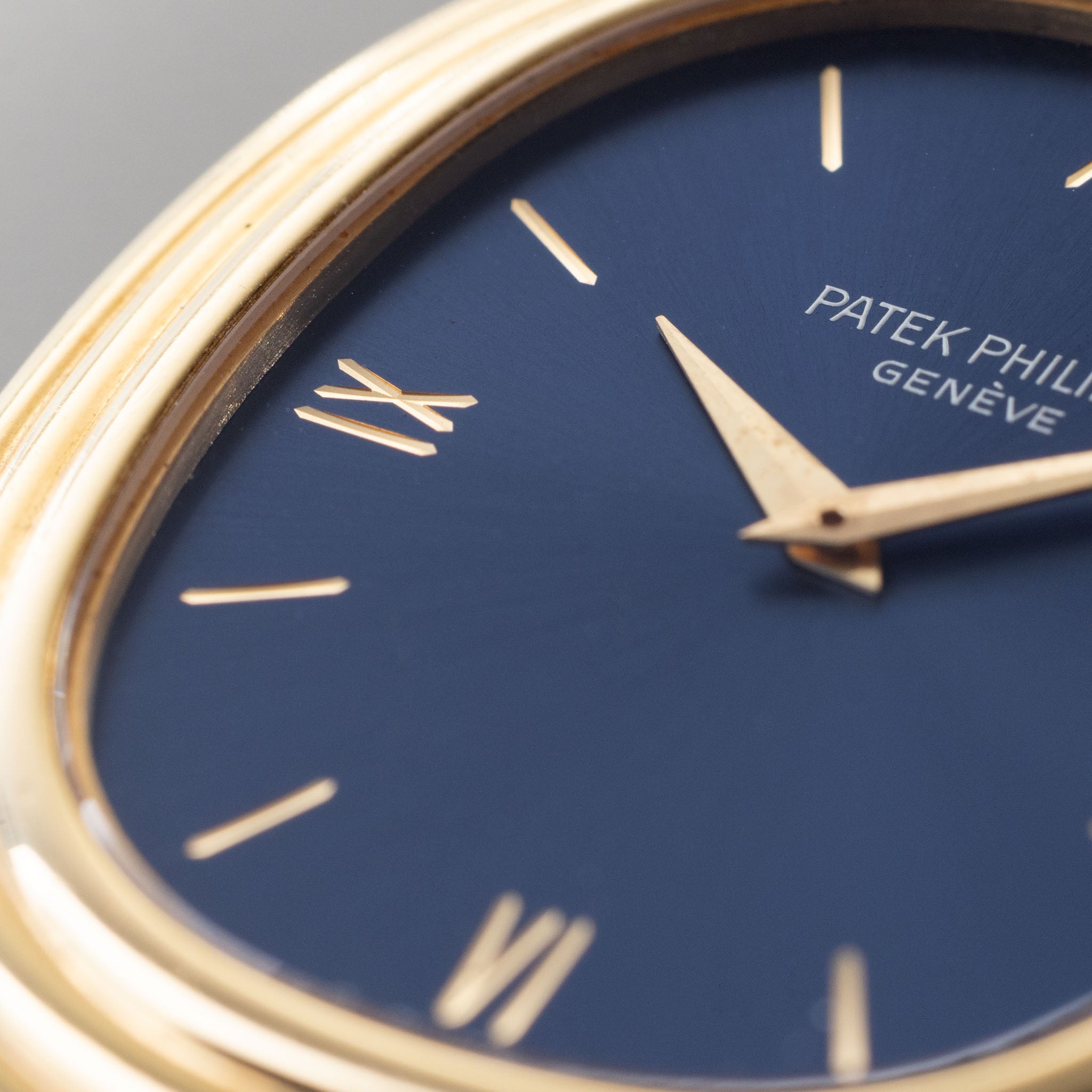 Patek Phillipe Ellipse 3634/2 18 k Yellow Gold Engraved Dial